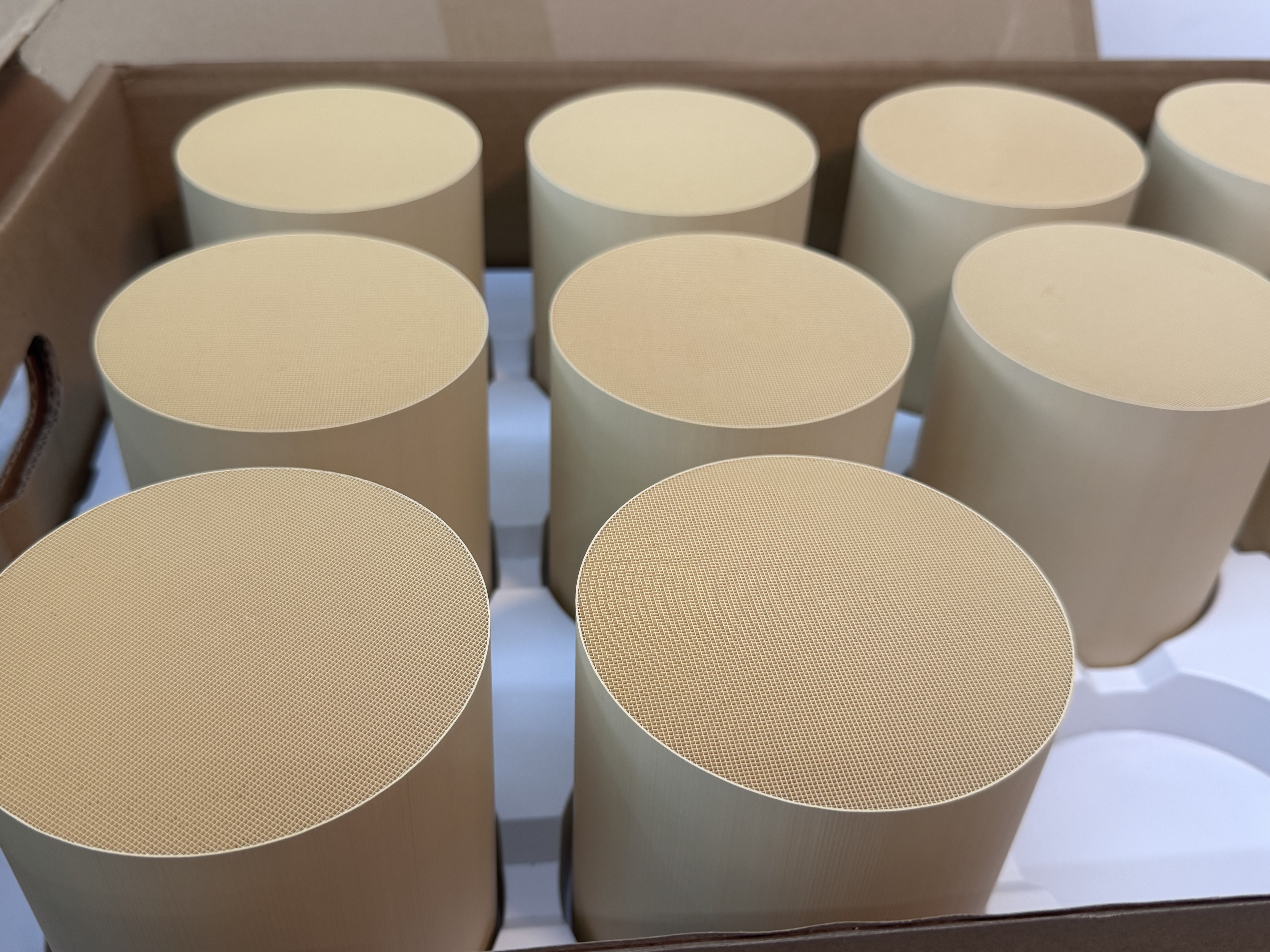 Ultimi blog aziendali su Purificazione degli scarichi di motocicli: analisi della durata dei catalizzatori TWC compatti progettati per diversi spostamenti del motore