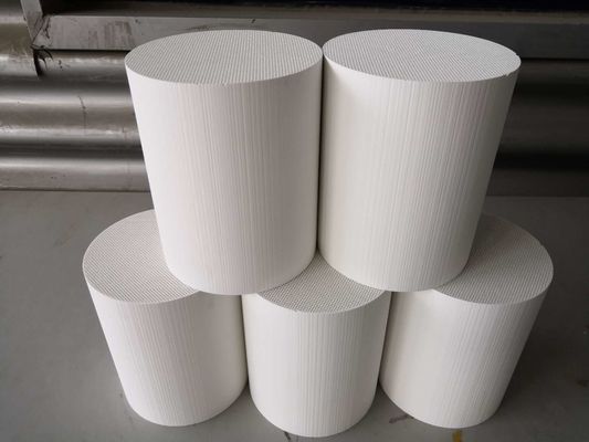 comprare controllo Dpf dello scarico del catalizzatore dell'automobile 200cpsi sul passeggero delle automobili della benzina fabbricazione online