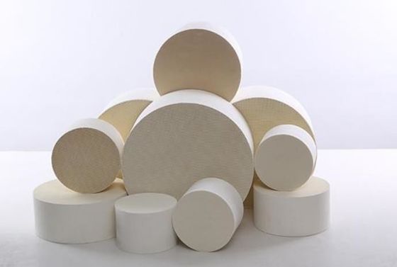 comprare Supporto ceramico del catalizzatore del favo del MgO Al2O3 SiO2 in tutto sul macchinario dei veicoli di Off Road della strada fabbricazione online